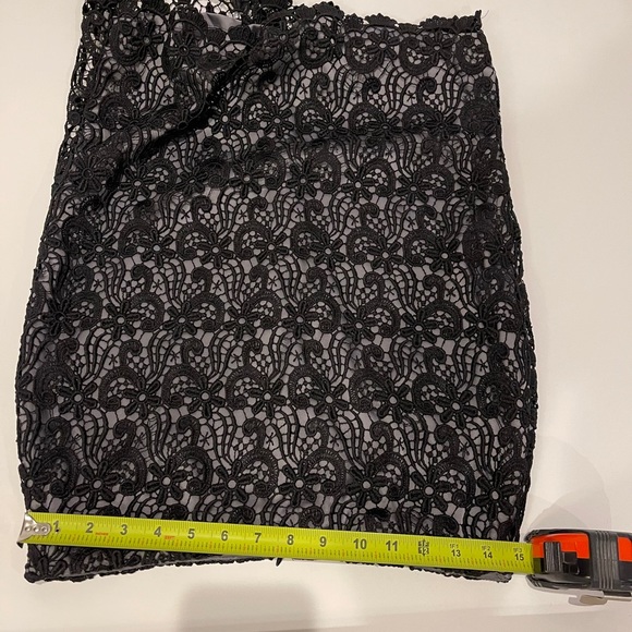 Ann Taylor NWOT lace lined Midi gorgeous Skirt. - Picture 4 of 6